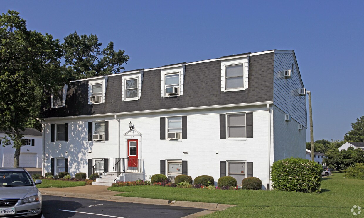 Colony Apartments 13441 Warwick Blvd Newport News, VA Apartments for Rent in Newport News