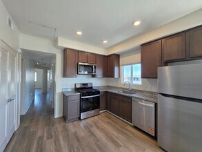 Interior Photo - Mariners Landing