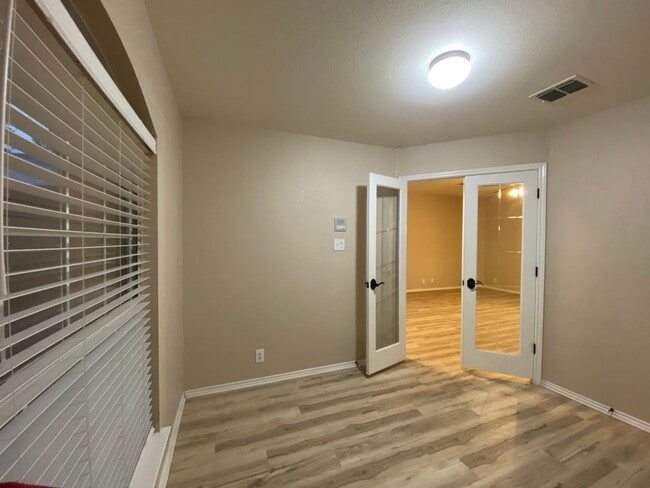 Building Photo - MIRAMAR