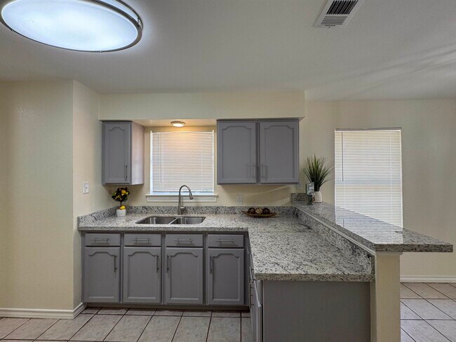 Building Photo - 304 Anthony Ln