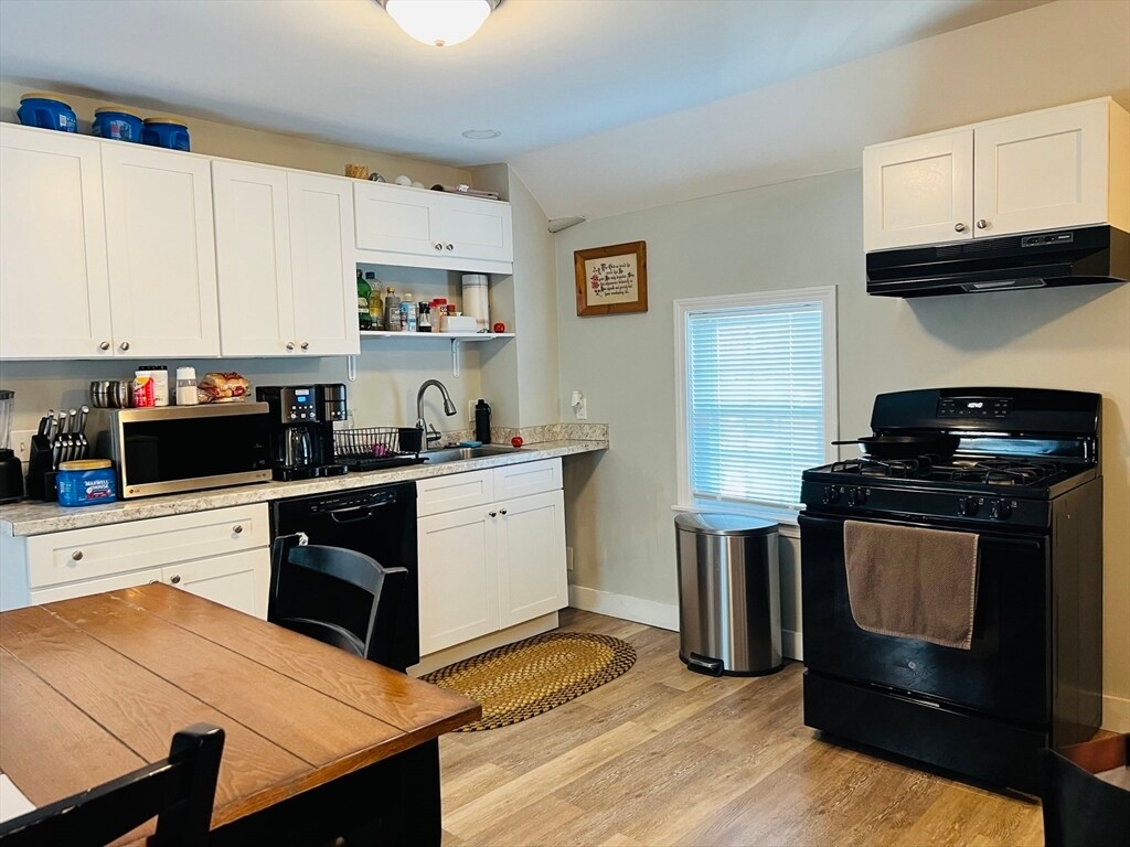Foto principal - 149 Belmont St