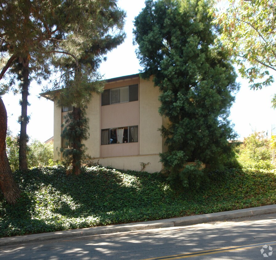 Foto del edificio - 4441 Rockland Pl