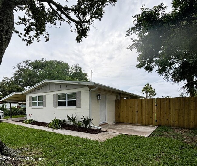 Building Photo - 935 Sailfish Dr E