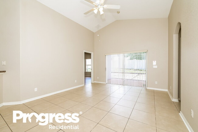 Building Photo - 202 Tower View Dr W