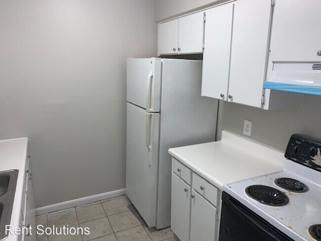 Building Photo - 3 br, 2 bath House - 3402 Phillips St unit B
