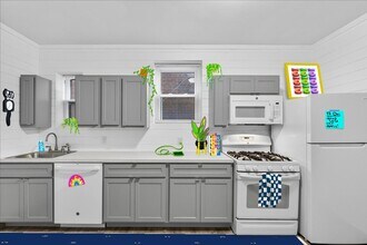 Building Photo - 4621 Quincy St