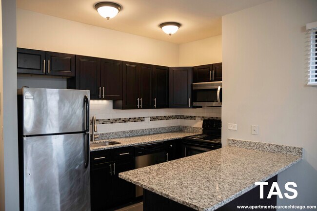 Foto del edificio - 3631 W Dickens Ave