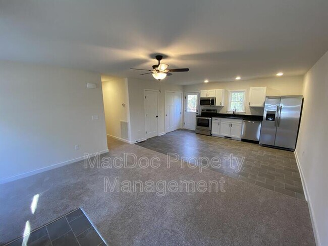 Building Photo - 170 Forest Grove Rd