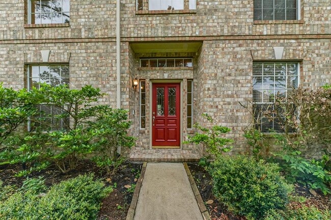 Building Photo - 2427 Shelby Park Dr