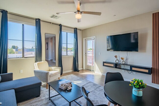 Foto del edificio - 730 E Marlette Ave