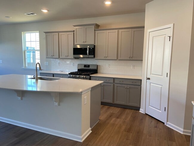 Building Photo - Brand New Charleston Style Home near BMW! ...