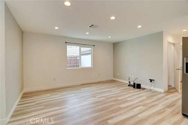 Foto del edificio - 7441 Beckford Ave
