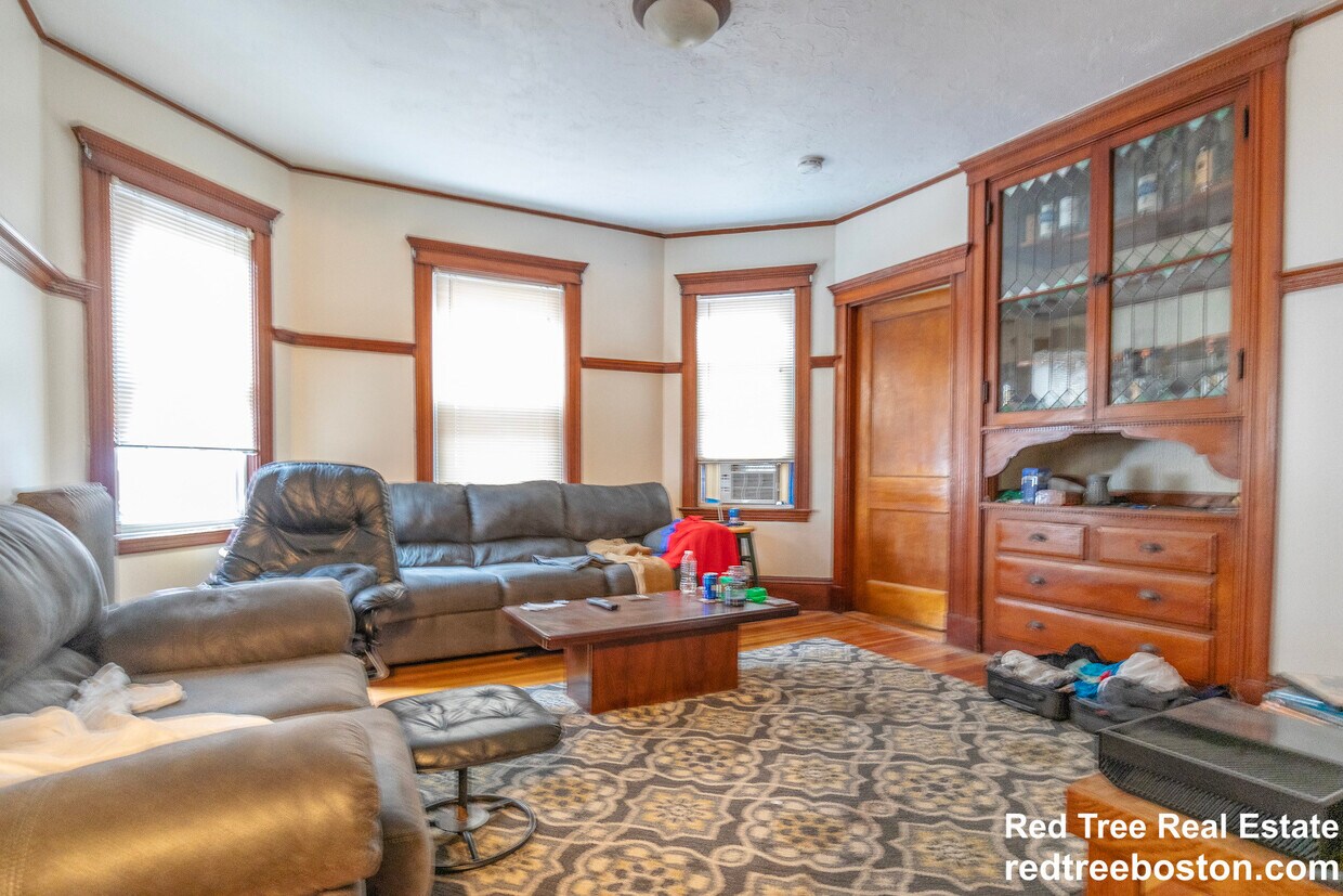 Foto principal - 68 Bakersfield St