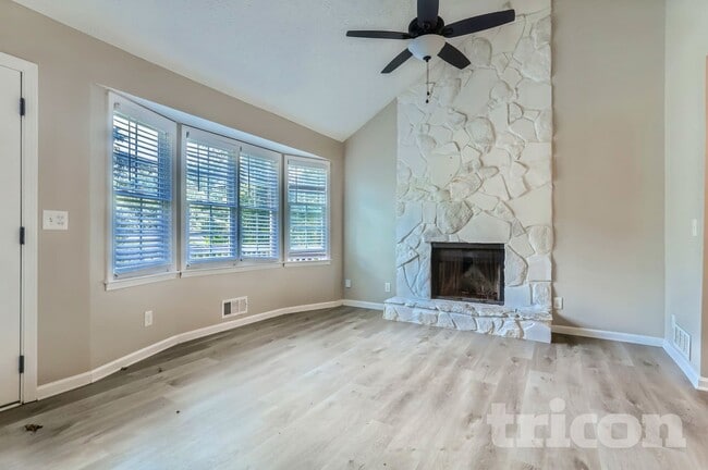 Foto del edificio - 367 Arbour Way