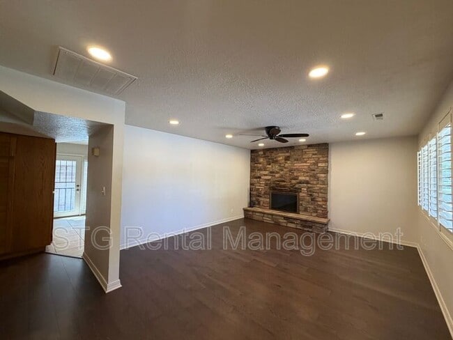 Building Photo - 696 N 600 W