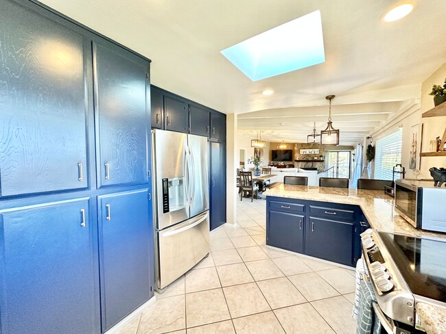 Building Photo - Beautiful, Shorter-Term, Fully Furnished Upstairs Guest Home, on Secluded Hilltop Property with M...