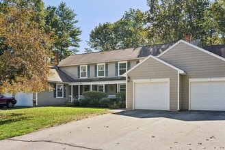 Building Photo - 7 Dunnhill Dr