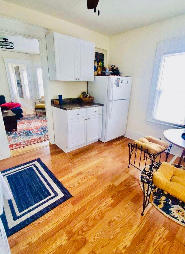 Building Photo - 15 Dixon St