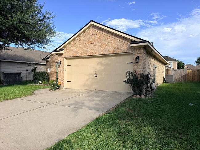 Foto del edificio - 1807 Emerson Ridge Dr