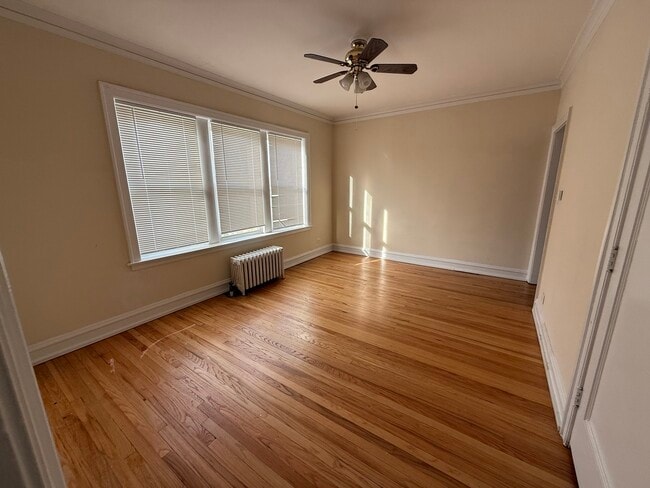 Foto del edificio - 2148 Gunderson Ave