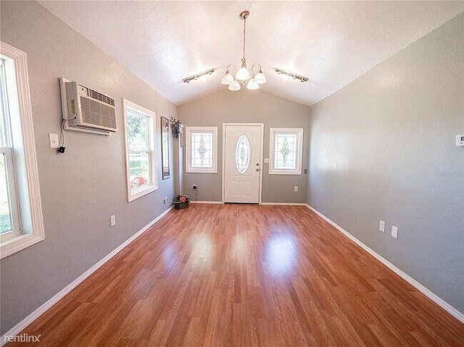 Building Photo - 2 br, 2 bath House - 211 S Eastside Dr