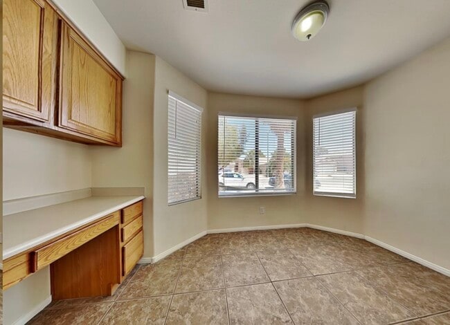 Foto del edificio - 4521 Possum Berry Ln