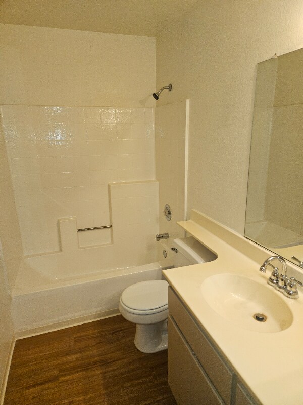 Foto del edificio - 1141 Persimmon Ave