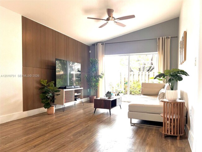 Foto del edificio - 16410 Sapphire Bend