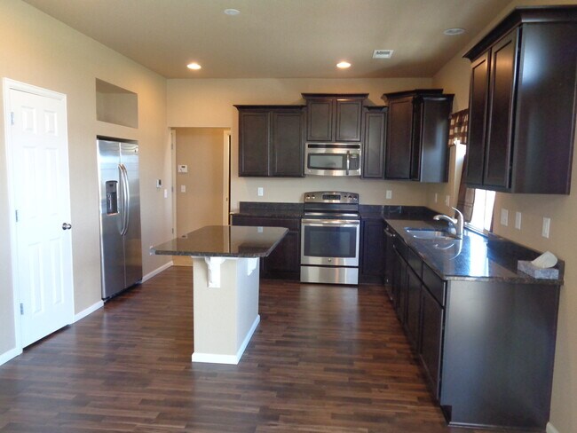Foto del edificio - BANNING LEWIS TWO STORY WITH CENTRAL AC & ...