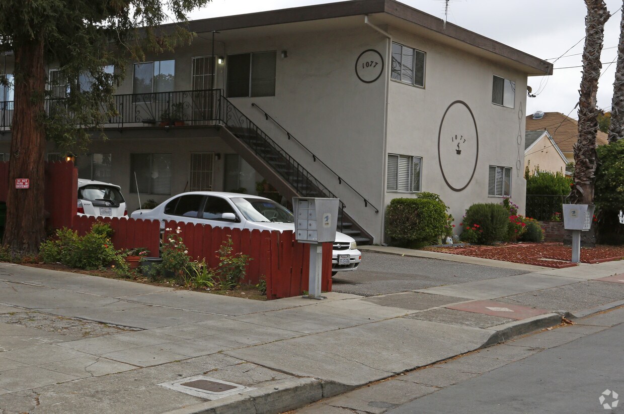 Foto del edificio - 1085 Eugene Ave