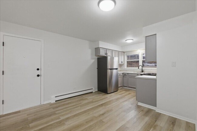 Foto del edificio - 8921 S Cottage Grove Ave