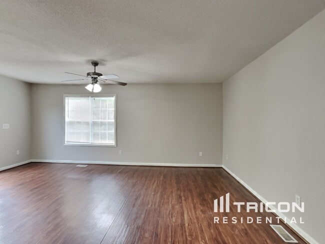 Building Photo - 265 Santee Cir