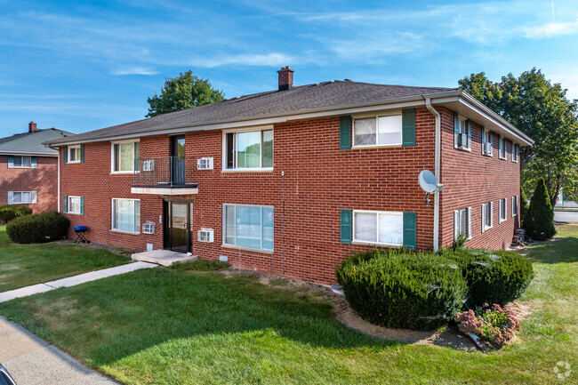 Building Photo - Evergreen Terrace Apartments