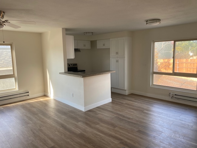 entering unit - 1835 Grant Ave