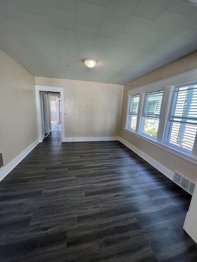 Building Photo - 310 Chelsea Pl