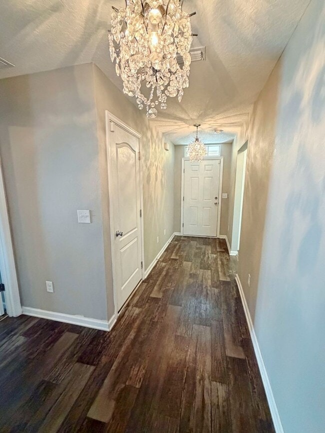 Building Photo - Beautiful 4 Bedroom, 2 Bathroom Home Situated on Grande Reserve Golf Course