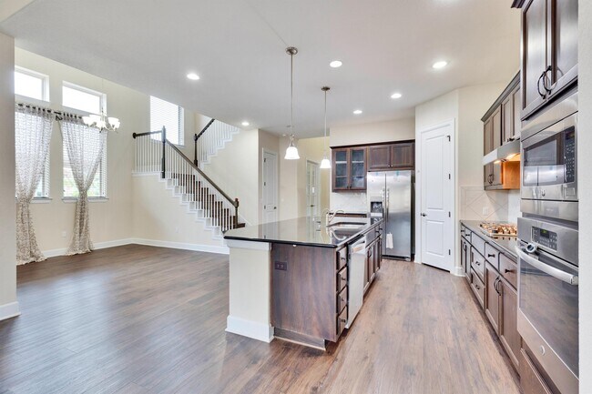 Building Photo - 14208 Tyburn Trail
