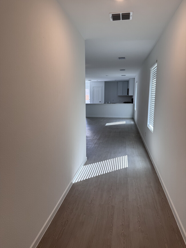 Foyer - 1355 Wedgeleaf Ln