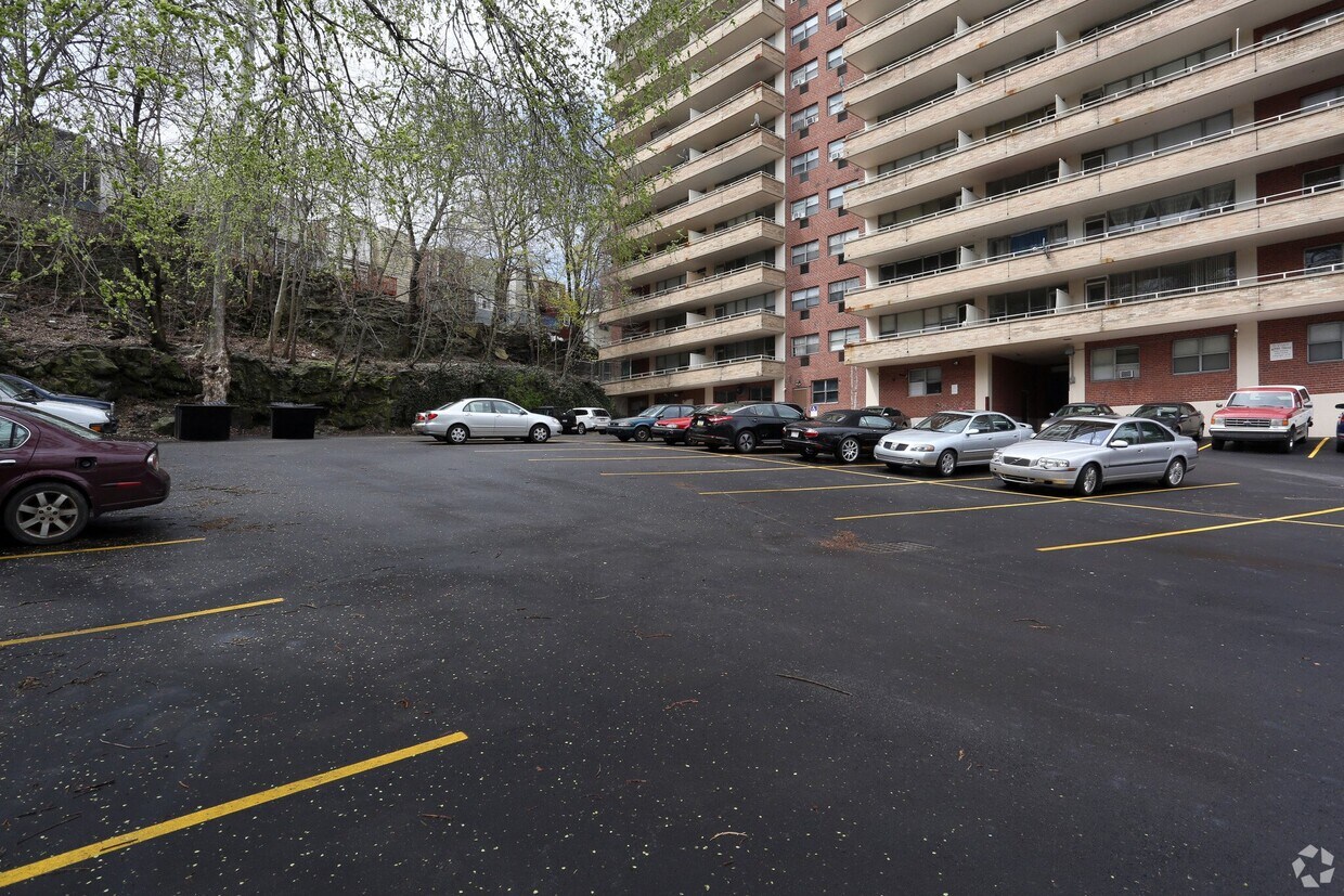 Foto del edificio - 5102 Lebanon Ave