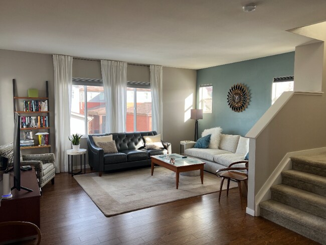 Foto del edificio - 9733 Dunning Cir