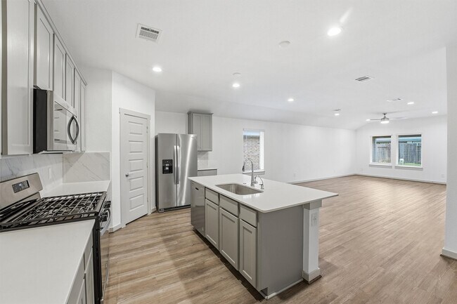 Foto del edificio - 6814 Bradford Ter Rd