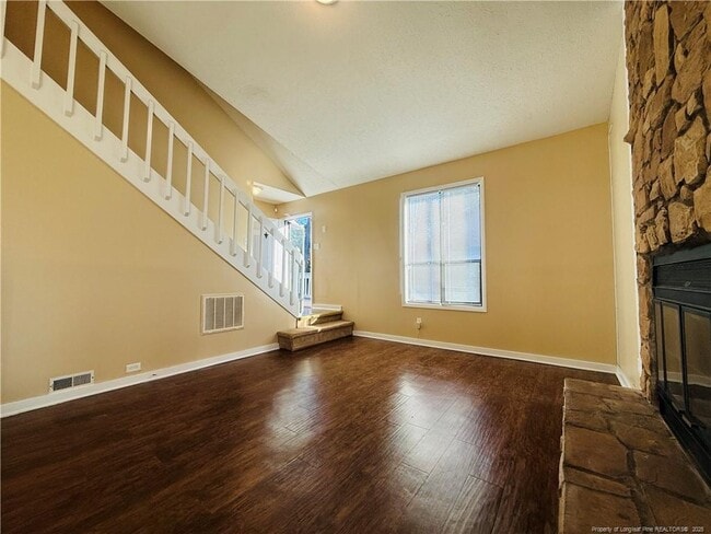 Building Photo - 824 Danish Dr