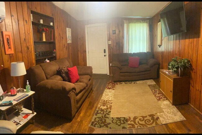 Foto del edificio - 2708 N G St