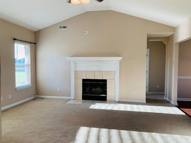 Building Photo - 218 Maddux Ct