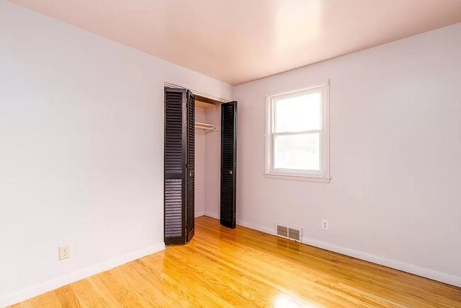 Building Photo - 40 Lovelace Ln