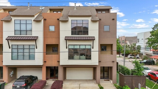 Building Photo - 5602 Blossom St