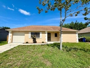 Building Photo - 1301 Greenlea Dr