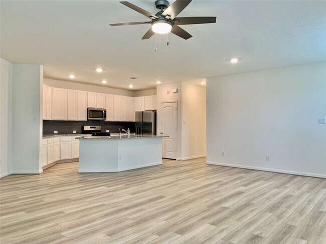 Foto del edificio - 2920 Grand Anse Dr