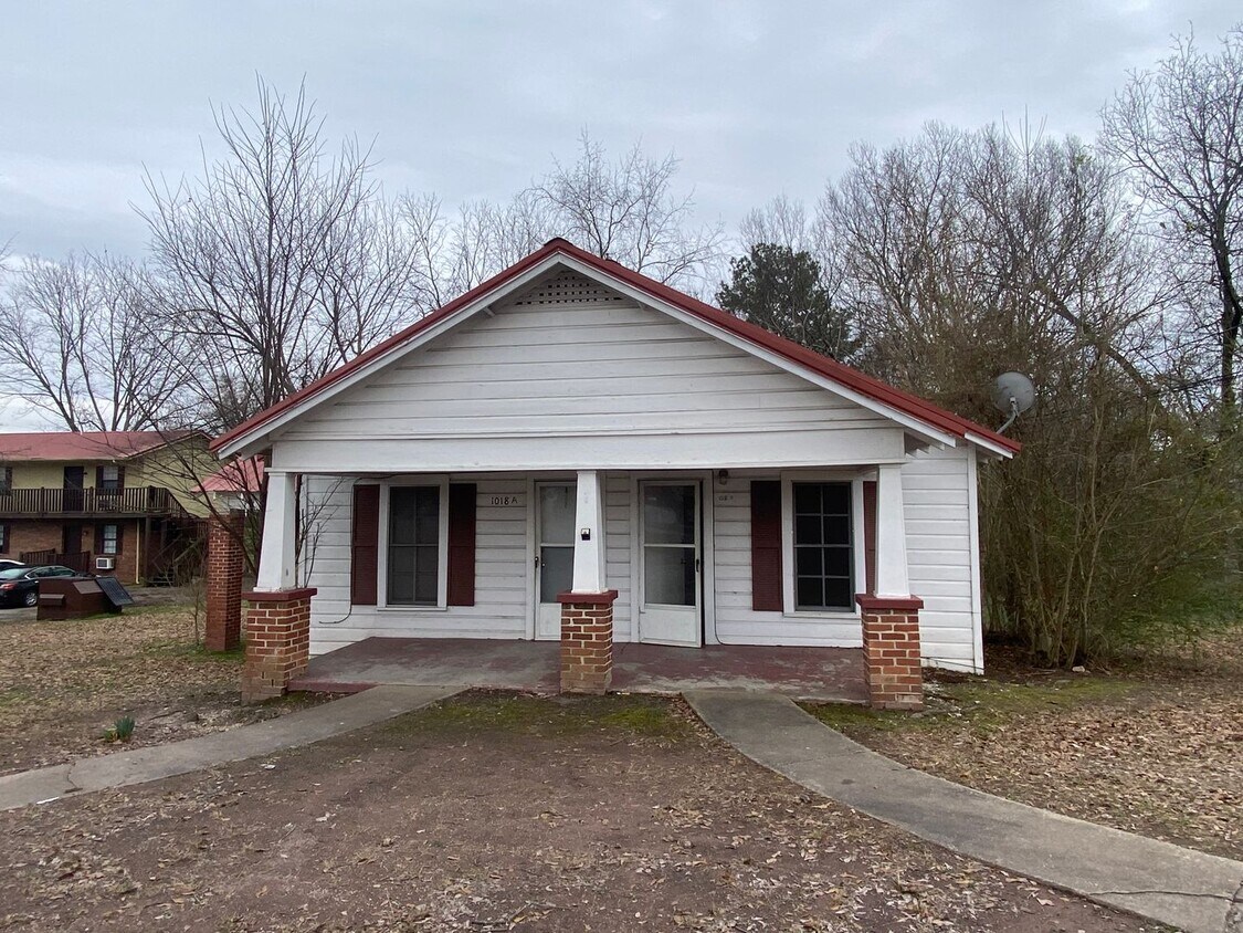 Primary Photo - 1018 B Corbin Street