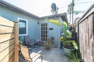 Building Photo - 227 Avenida Miramar
